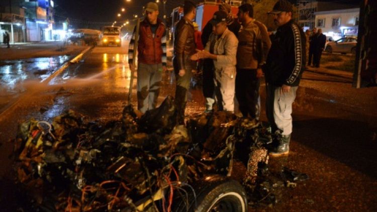 Irak: deux morts dans l'explosion d'une voiture piégée devant un restaurant