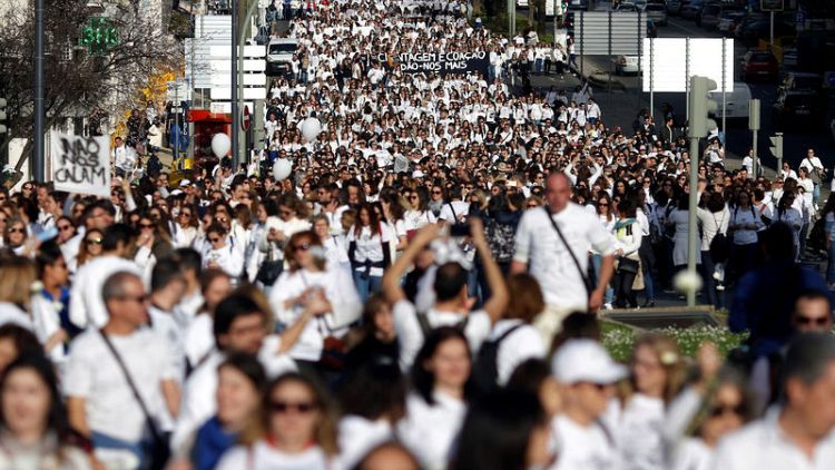 Portuguese nurses' 'white march' protest takes over Lisbon streets