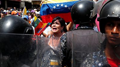 زعيم المعارضة في فنزويلا يدعو لاحتجاج ضخم مع استمرار انقطاع الكهرباء