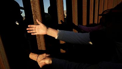 قاض أمريكي قد يلزم إدارة ترامب بلم شمل عائلات على حدود المكسيك