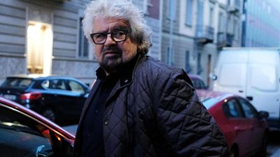 Grillo contestato a Lecce per Tap e Ilva Grillo contestato a Lecce per Tap e Ilva