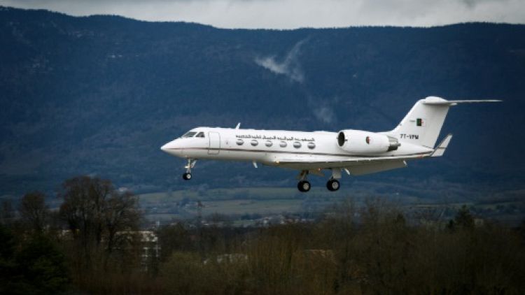 L'Algérie envoie un avion à Genève où est hospitalisé Bouteflika