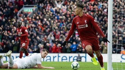 4-2 al Burnley, Liverpool insegue City 4-2 al Burnley, Liverpool insegue City