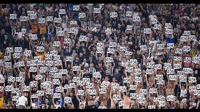 Striscioni ultrà Juve contro Agnelli Striscioni ultrà Juve contro Agnelli