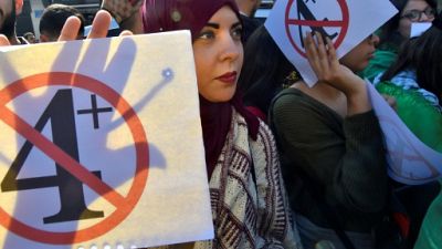 Algérie: les annonces de Bouteflika, ni "recul" du pouvoir ni "victoire" de la rue Algérie: les annonces de Bouteflika, ni "recul" du pouvoir ni "victoire" de la rue