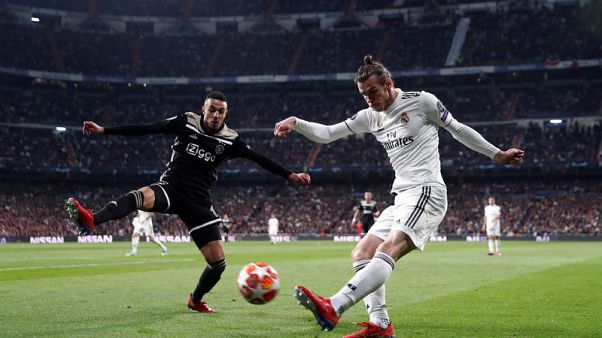 Wales manager Giggs backs Bale to overcome Real problems Wales manager Giggs backs Bale to overcome Real problems