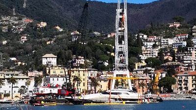Yacht Berlusconi, via a recupero Yacht Berlusconi, via a recupero