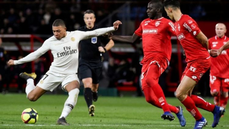 Ligue 1: une semaine après sa désillusion contre Manchester, le PSG réagit à Dijon 