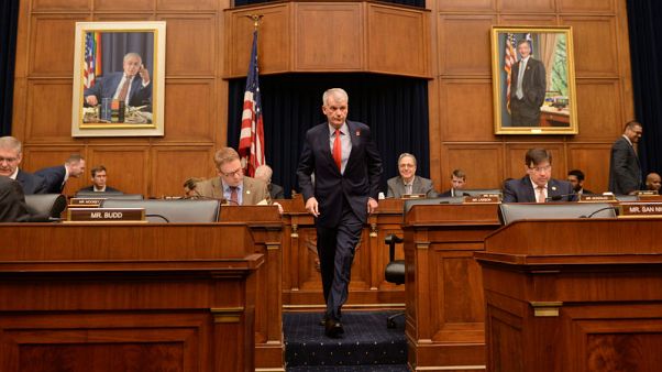 Wells Fargo CEO avoids major stumble at heated congressional hearing Wells Fargo CEO avoids major stumble at heated congressional hearing