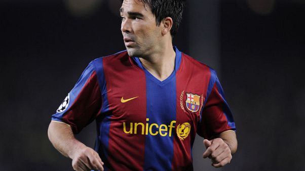 Deco warns defenders that VAR is watching them Deco warns defenders that VAR is watching them