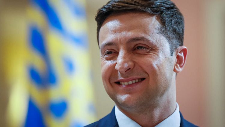 Comedian Zelenskiy extends Ukraine presidential poll lead