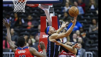 Nba, Golden State vince e allunga Nba, Golden State vince e allunga