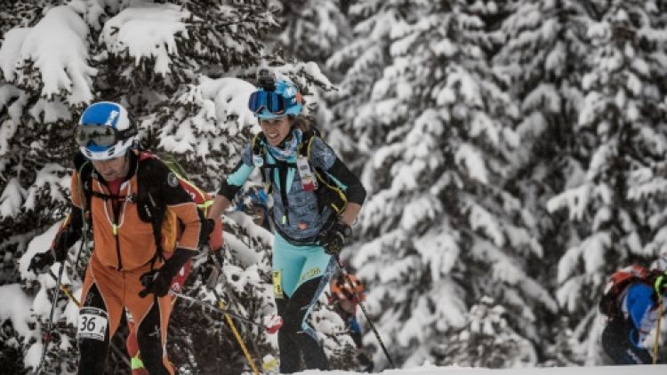 Pierra Menta: la plus grande championne de ski-alpinisme Laetitia Roux enfourche son vélo