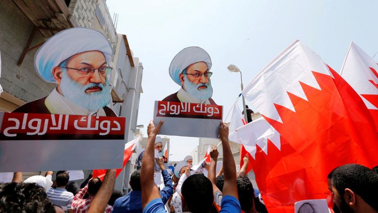 البحرين تصدر أحكاما بالسجن على 167 شخصا في حملة على المعارضة