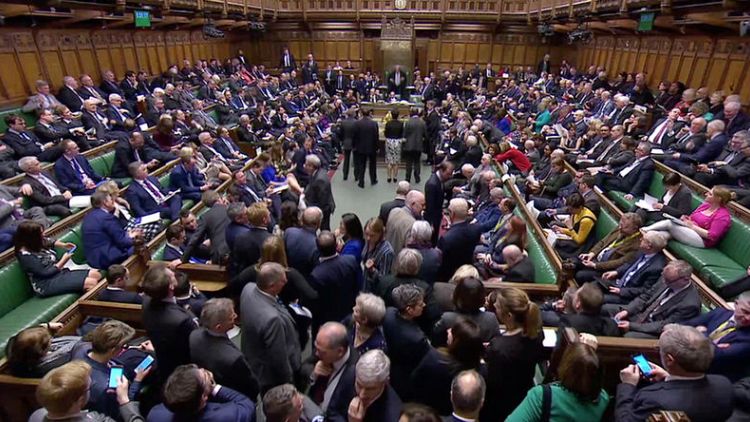 البرلمان البريطاني يوافق على اقتراح يسمح للحكومة بتأجيل موعد بريكست