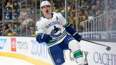 Hockey: fin de saison NHL pour Antoine Roussel Hockey: fin de saison NHL pour Antoine Roussel