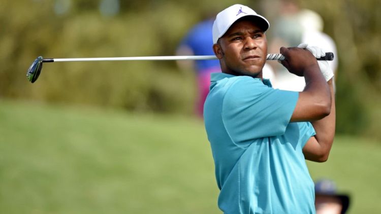 Golf - Varner penalised two strokes for assembling club on course