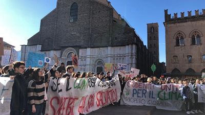 Clima, oltre un migliaio a Bologna Clima, oltre un migliaio a Bologna