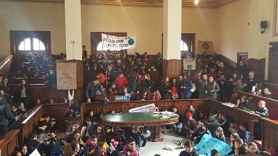 Corteo studenti a Reggio,salvare pianeta Corteo studenti a Reggio,salvare pianeta