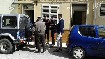 Marito e moglie trovati morti in casa Marito e moglie trovati morti in casa