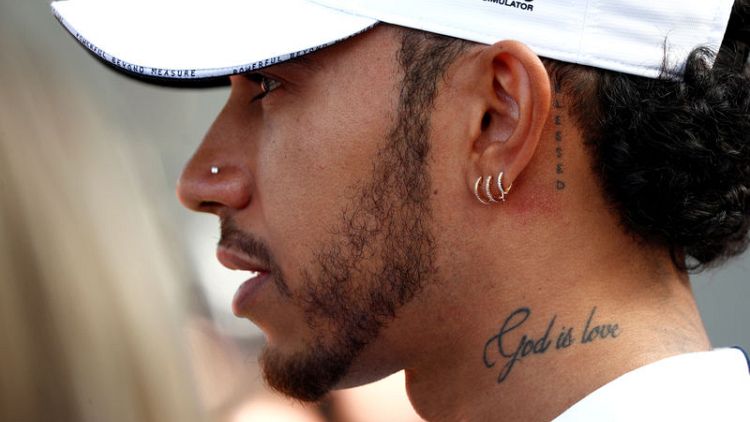 Hamilton takes pole at Australian Grand Prix