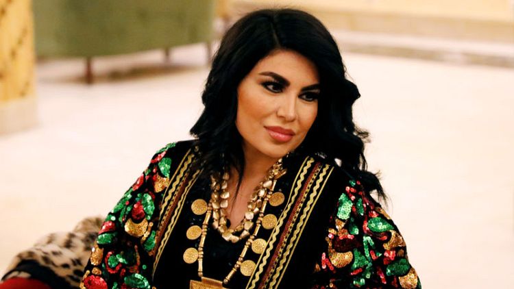من أجل النساء.. المغنية الأفغانية أريانا تواجه التهديدات وتعود للوطن