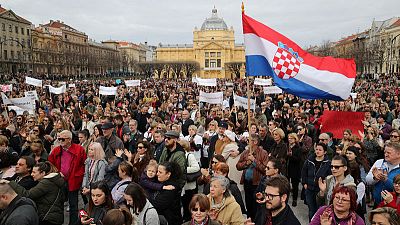 الآلاف في كرواتيا يحتجون على العنف الأسري
