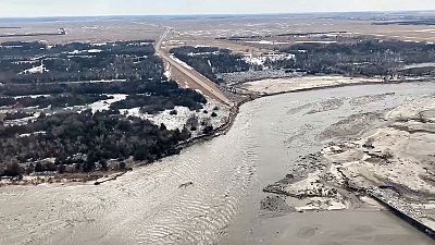 Record floods engulf U.S. Central states, rivers to rise in days ahead Record floods engulf U.S. Central states, rivers to rise in days ahead