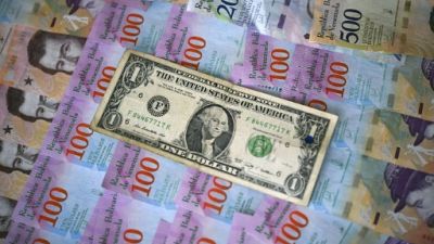 Venezuela: une heure de queue pour deux dollars, la bataille du cash Venezuela: une heure de queue pour deux dollars, la bataille du cash