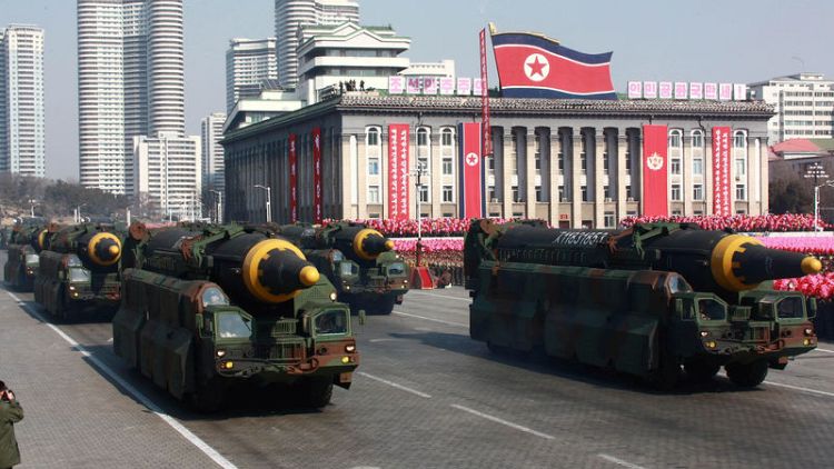 كوريا الشمالية تلتمس تخفيف العقوبات وأمريكا تتمسك بنزع السلاح النووي