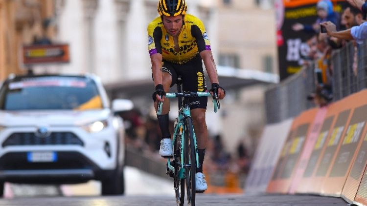 Ciclismo: Tirreno, vince Roglic per 1"
