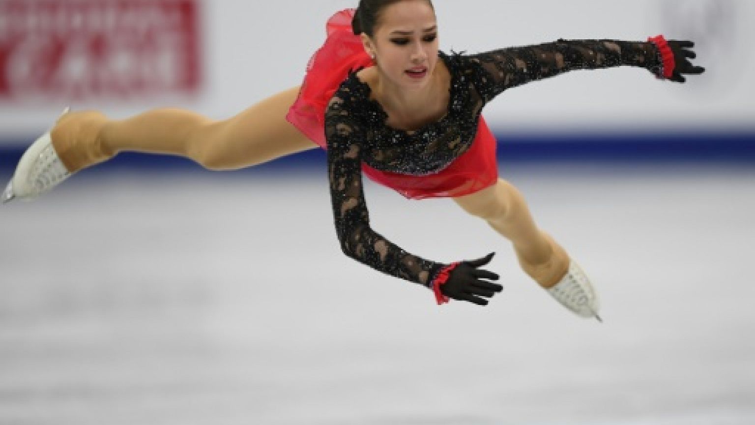 Mondiaux de patinage: Zagitova solidement aux commandes, Kihira déçoit