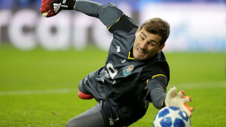 Casillas extends Porto contract, wants to retire at Portuguese club