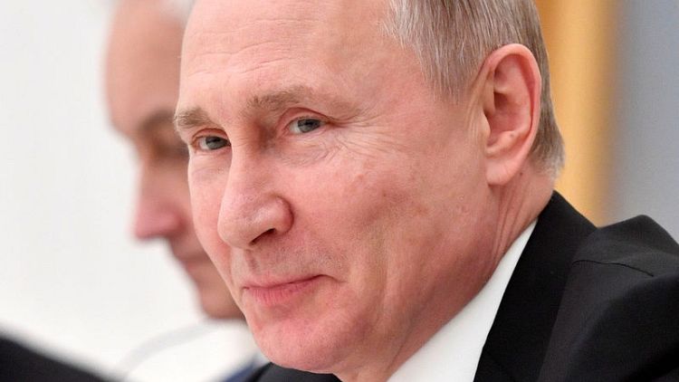 Russia's Putin meets heads of world's top oil traders, BP in Kremlin