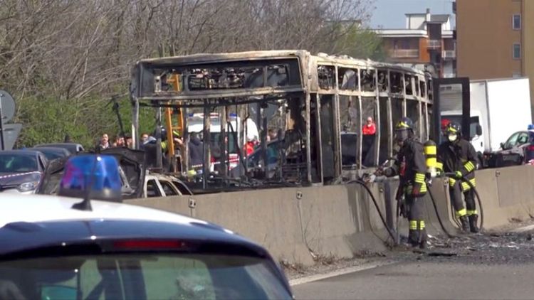 Bus full of children set alight by angry driver in Italy