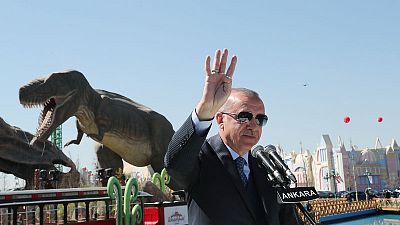 أردوغان يفتتح مدينة ملاه ضخمة في أنقرة وسط مخاوف بشأن السلامة