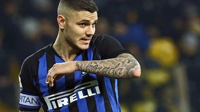 Icardi verso pace, posta foto con maglia Icardi verso pace, posta foto con maglia