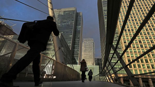 UK firms expect to give 2.5 percent basic pay rise this year - XpertHR UK firms expect to give 2.5 percent basic pay rise this year - XpertHR