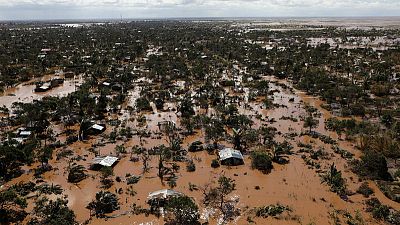 وزير: ارتفاع عدد ضحايا إعصار في موزامبيق إلى 242 قتيلا