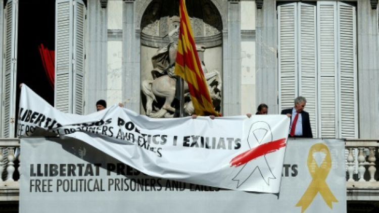 Symboles indépendantistes: le président catalan nargue les autorités espagnoles