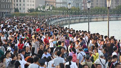 Working for the weekend - China extends holiday to spur consumers Working for the weekend - China extends holiday to spur consumers