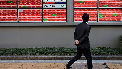 نيكي يغلق مستقرا بالرغم من ارتفاع شركات صناعة الرقائق