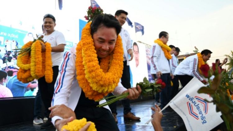 Elections en Thaïlande : les grandes familles au centre du jeu politique pour soutenir la junte