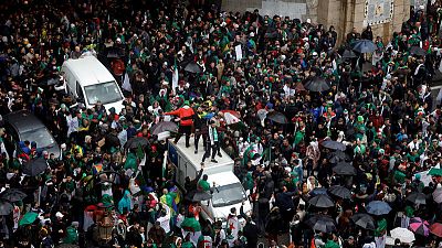 عشرات الآلاف يشاركون في احتجاجات مناهضة لبوتفليقة في العاصمة الجزائرية