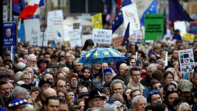 مئات الآلاف يتظاهرون في لندن للمطالبة باستفتاء آخر على الخروج من أوروبا