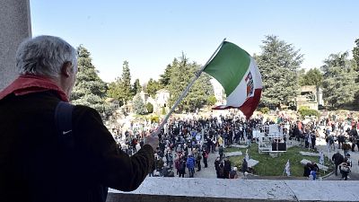 Fascisti al Monumentale per commemorare Fascisti al Monumentale per commemorare