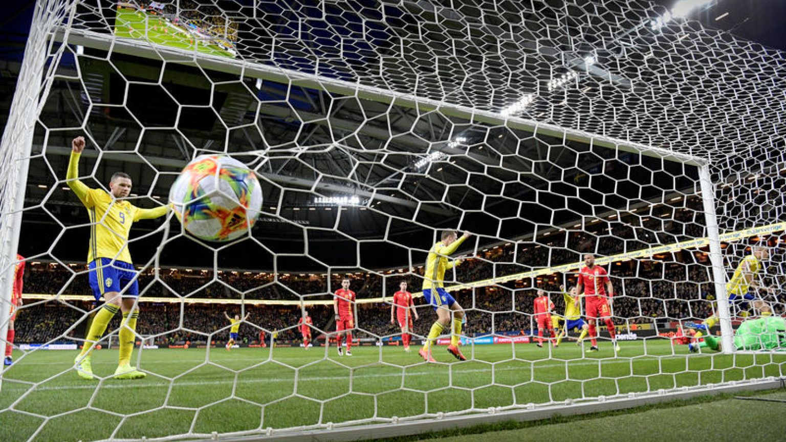 Classy Quaison steers Swedes to 2-1 win over Romania