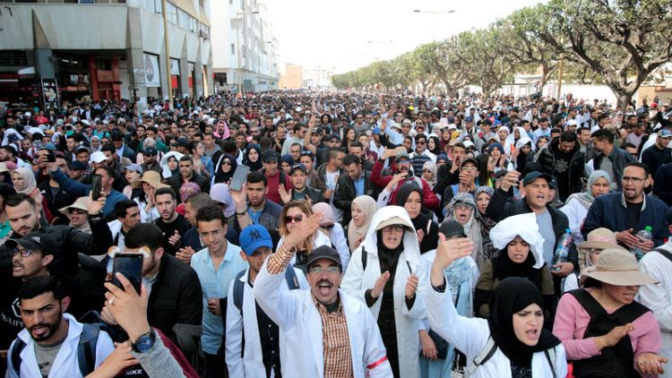 مصحح-آلاف المعلمين المغاربة يتظاهرون للمطالبة بعقود عمل دائمة