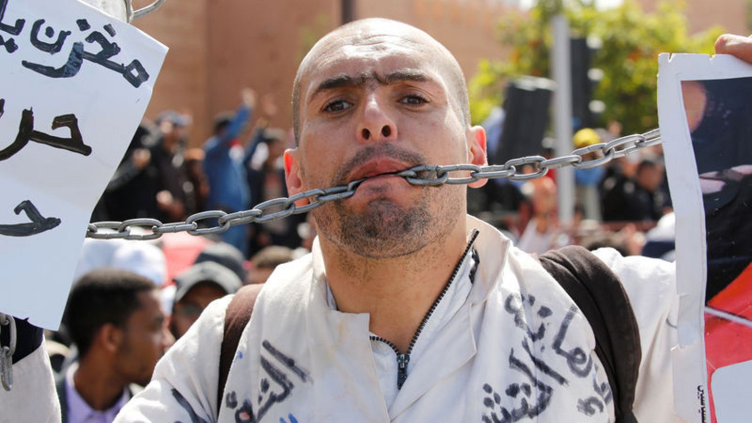 Thousands of Moroccan teachers stage protest over pay terms