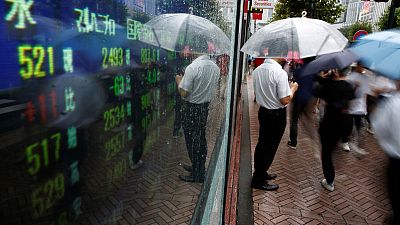 Yen strengthens, shares skid on U.S. recession fears Yen strengthens, shares skid on U.S. recession fears